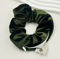 Stash Scrunchie: Hair Scrunchie with Hidden Pockets